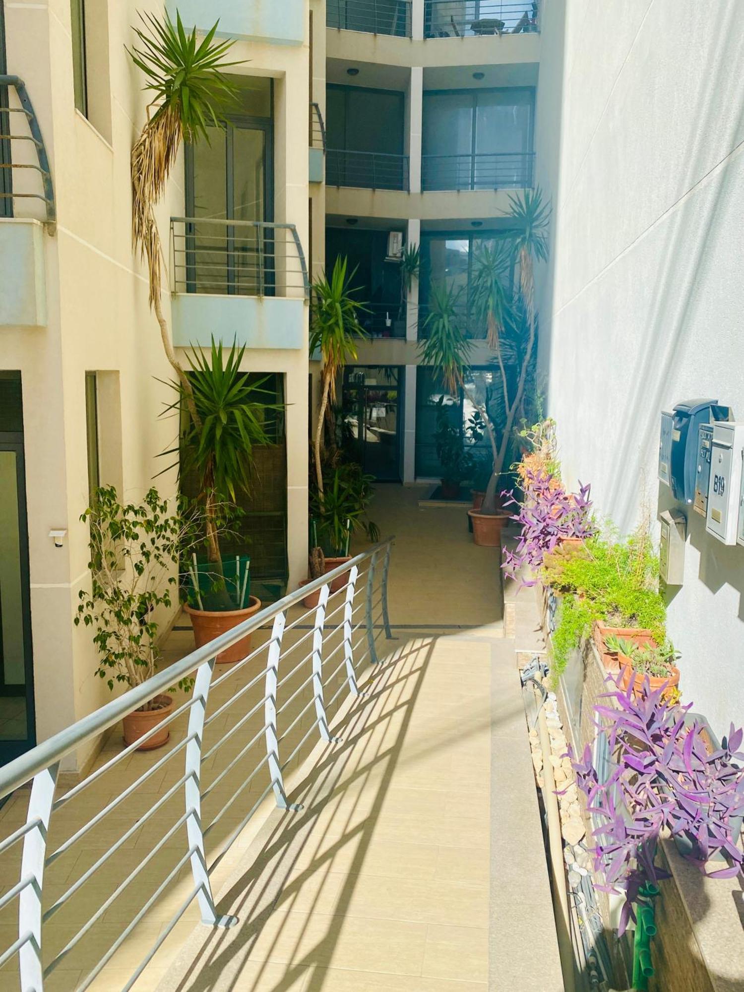 Bugibba Central Modern Apartment St. Paul's Bay Exteriér fotografie